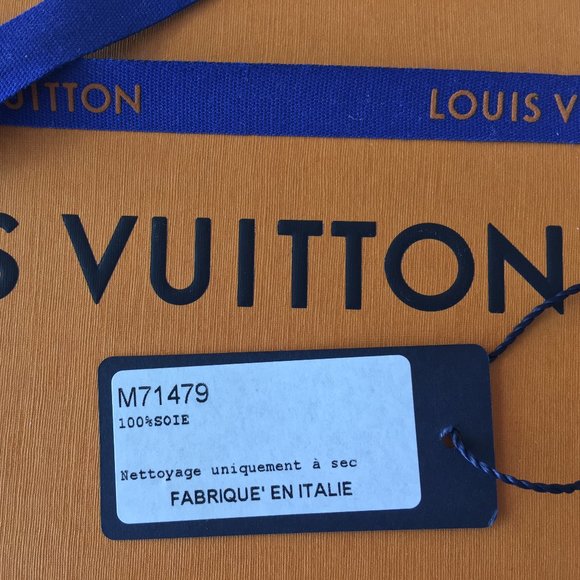 Louis Vuitton -Louis A Paris Bandeau- Silk Scarf - Picture 8 of 8